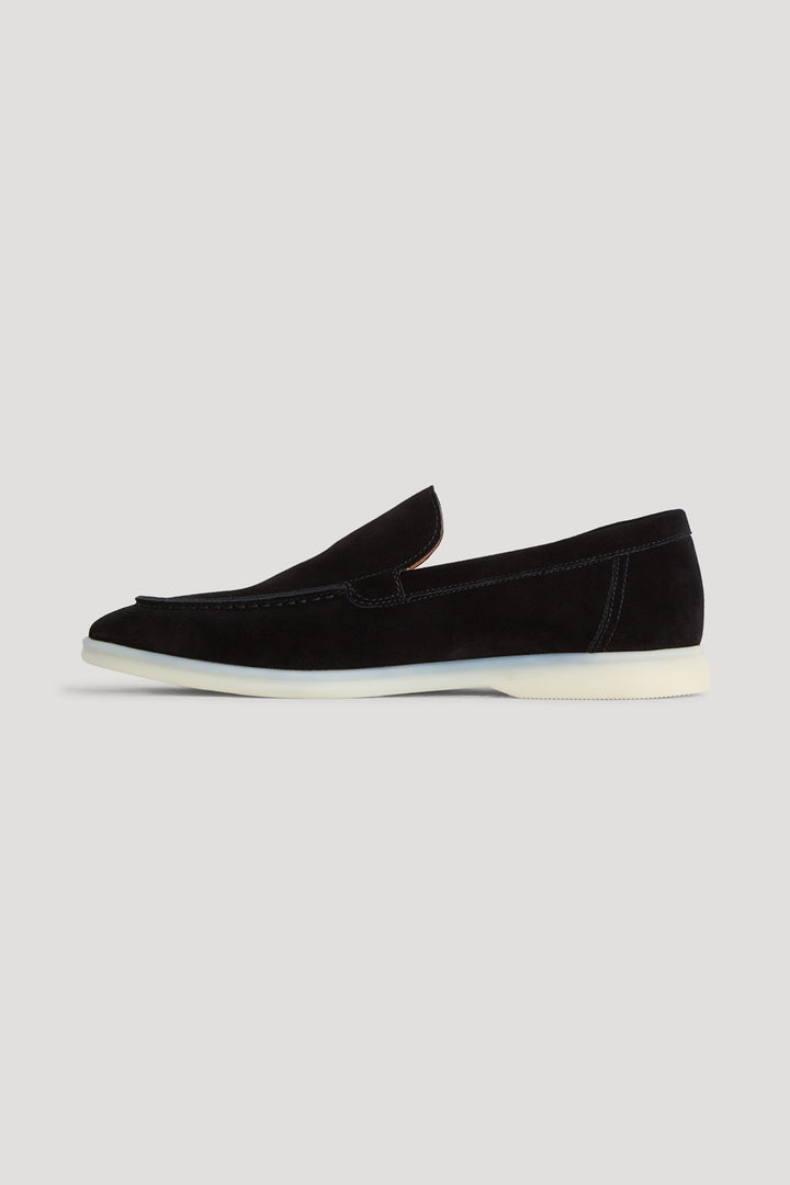 THE CLASSIC LOAFER